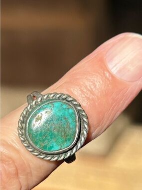 Navajo Design Turquoise & Sterling Silver Ring